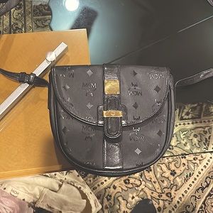 Used MCM BLACK CROSSBODY.